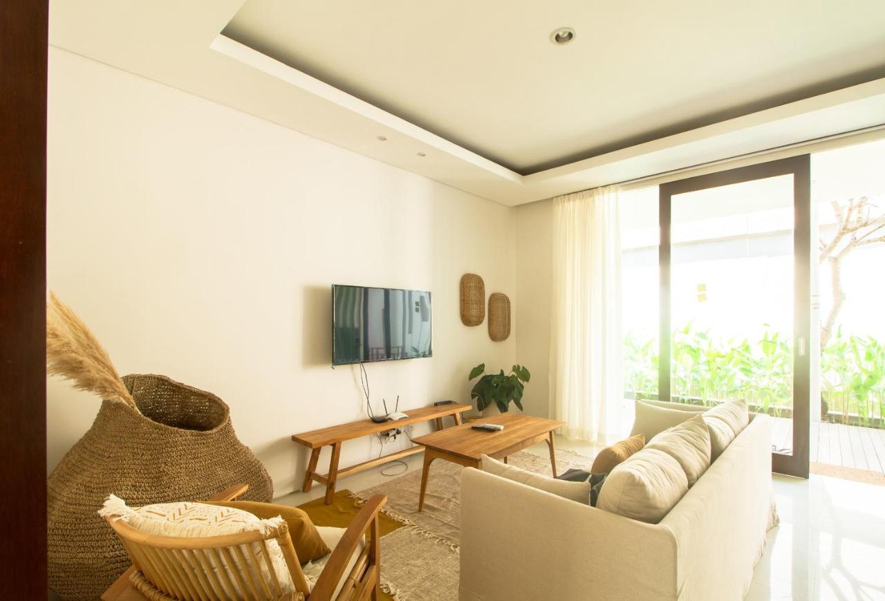 Pelangi 148 Beach Suites 塞米亚克 外观 照片